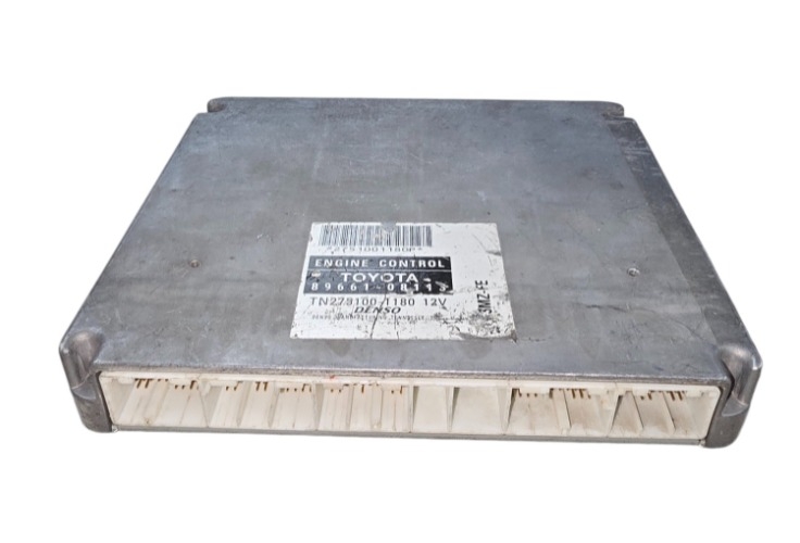 Computadora De Motor Toyota Sienna 04-06 3.3l
